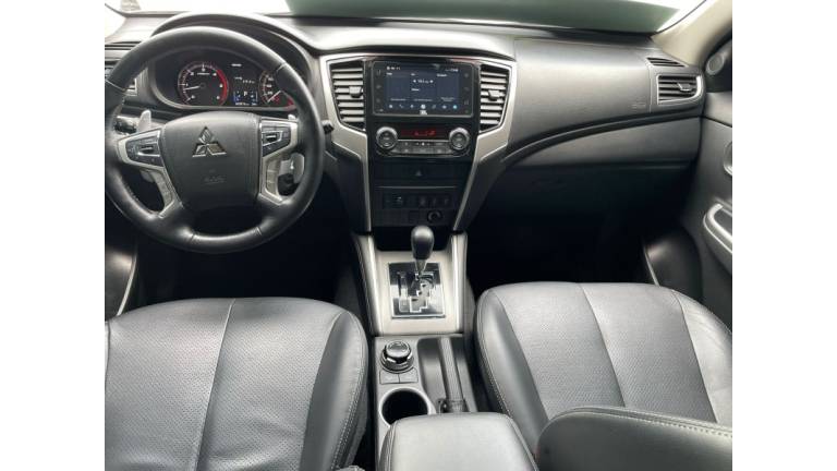 MITSUBISHI - L200 TRITON - 2023/2023 - Branca - R$ 207.900,00