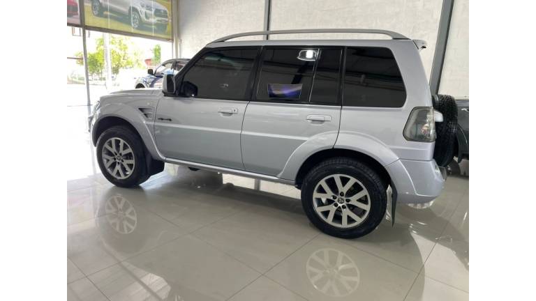 MITSUBISHI - PAJERO TR4 - 2014/2014 - Prata - R$ 68.000,00