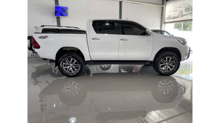 TOYOTA - HILUX - 2018/2018 - Branca - R$ 195.000,00