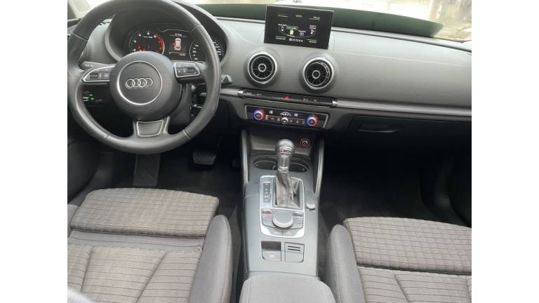 AUDI - A3 - 2014/2014 - Branca - R$ 87.000,00