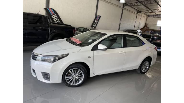 TOYOTA - COROLLA - 2015/2015 - Branca - R$ 86.000,00