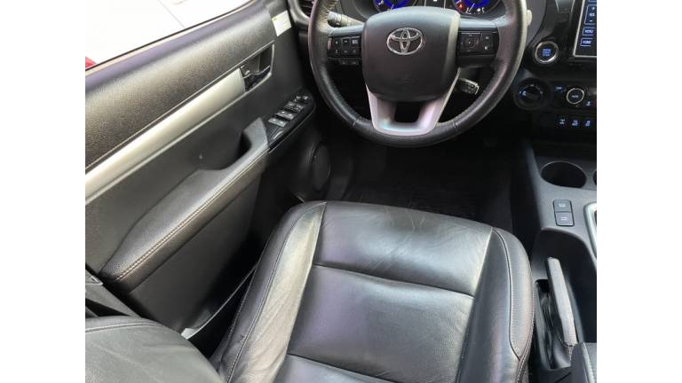 TOYOTA - HILUX - 2017/2017 - Preta - R$ 189.900,00