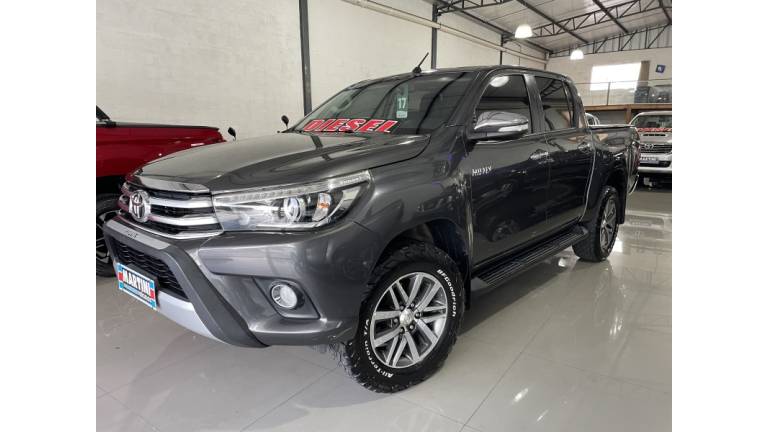 TOYOTA - HILUX - 2017/2017 - Cinza - R$ 187.000,00