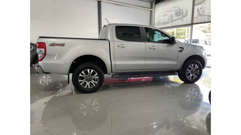 FORD - RANGER - 2021/2021 - Prata - R$ 167.000,00