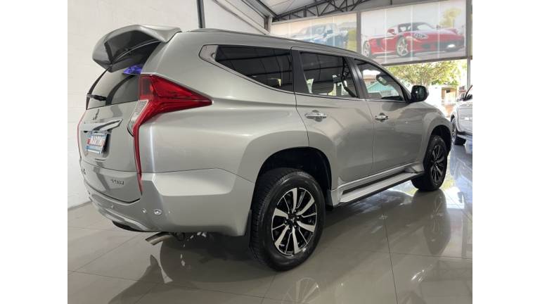 MITSUBISHI - PAJERO SPORT - 2020/2020 - Prata - R$ 219.900,00
