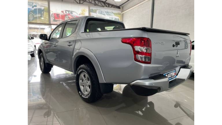 MITSUBISHI - L200 TRITON - 2020/2020 - Prata - R$ 137.900,00