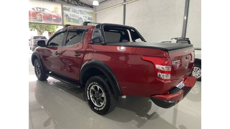 MITSUBISHI - L200 TRITON - 2019/2019 - Vermelha - R$ 125.900,00