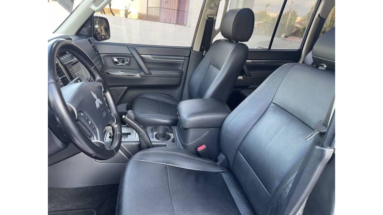 MITSUBISHI - PAJERO FULL - 2016/2016 - Cinza - R$ 168.000,00