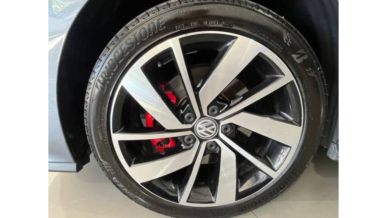 VOLKSWAGEN - JETTA - 2021/2021 - Cinza - R$ 165.900,00