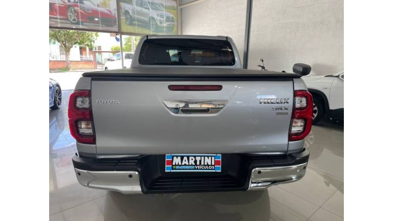 TOYOTA - HILUX - 2024/2024 - Prata - R$ 288.900,00