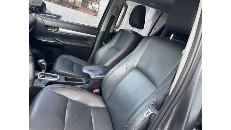 TOYOTA - HILUX - 2017/2017 - Cinza - R$ 187.000,00