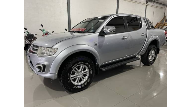 MITSUBISHI - L200 TRITON - 2017/2017 - Prata - R$ 145.000,00