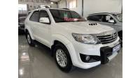 TOYOTA - HILUX SW4 - 2014/2014 - Branca - R$ 144.900,00