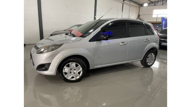 FORD - FIESTA - 2014/2014 - Prata - R$ 32.500,00