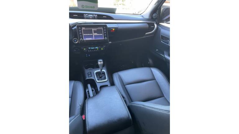 TOYOTA - HILUX - 2022/2022 - Branca - R$ 228.000,00