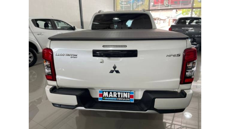 MITSUBISHI - L200 TRITON - 2023/2023 - Branca - R$ 207.900,00