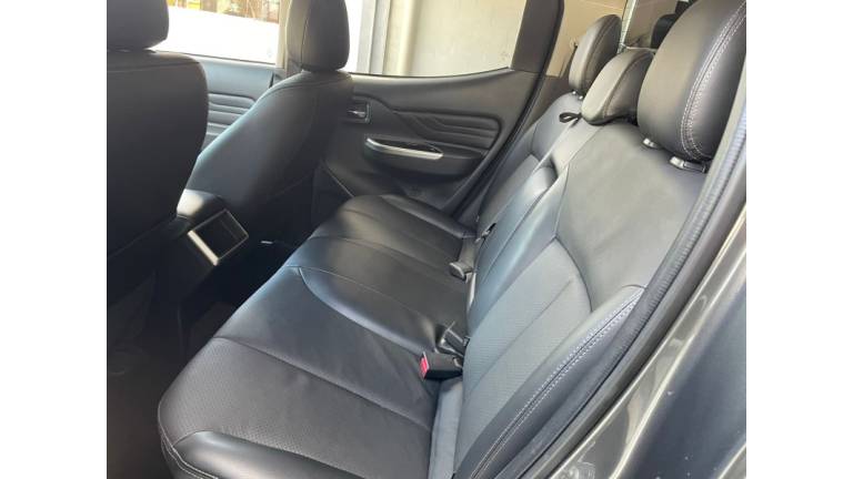 MITSUBISHI - L200 TRITON - 2024/2024 - Cinza - R$ 229.900,00