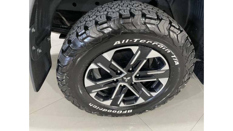 MITSUBISHI - L200 TRITON - 2024/2024 - Cinza - R$ 237.000,00