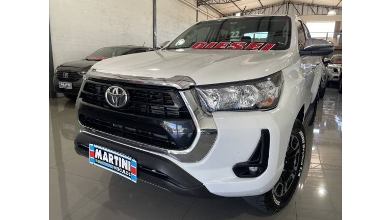 TOYOTA - HILUX - 2022/2022 - Branca - R$ 228.000,00