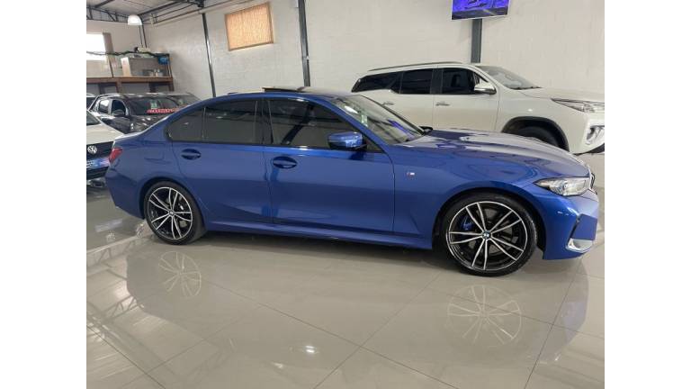 BMW - 320I - 2024/2024 - Azul - R$ 310.000,00