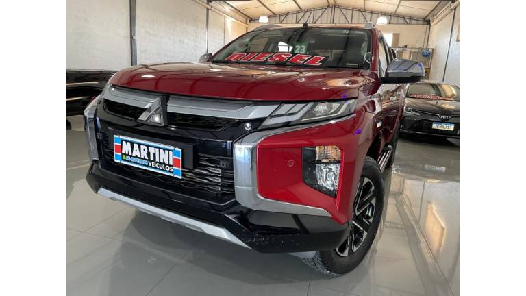 MITSUBISHI - L200 TRITON - 2023/2023 - Vermelha - R$ 220.000,00
