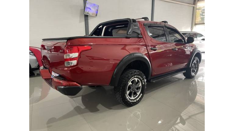 MITSUBISHI - L200 TRITON - 2019/2019 - Vermelha - R$ 125.900,00