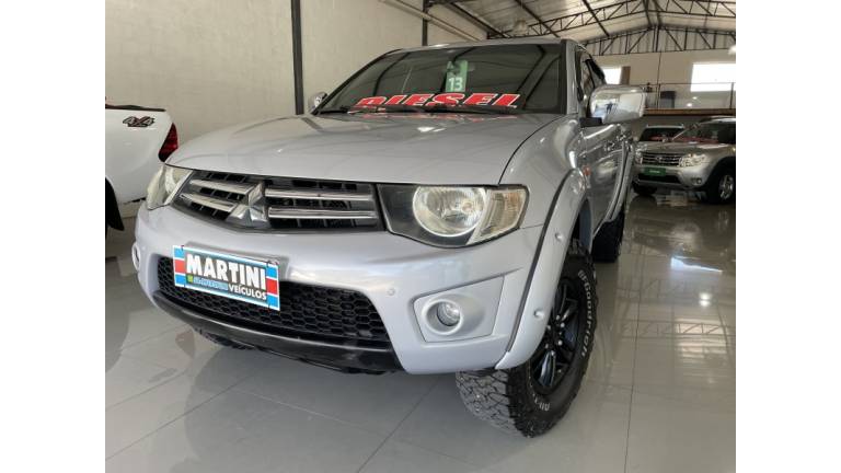 MITSUBISHI - L200 TRITON - 2013/2013 - Prata - R$ 103.900,00