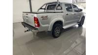TOYOTA - HILUX - 2010/2010 - Prata - R$ 109.900,00