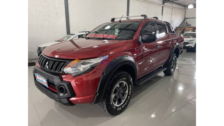 MITSUBISHI - L200 TRITON - 2019/2019 - Vermelha - R$ 125.900,00