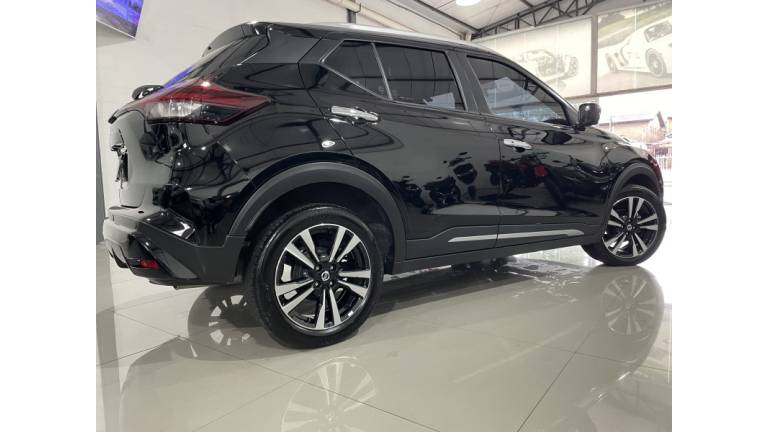 NISSAN - KICKS - 2022/2022 - Preta - R$ 104.900,00