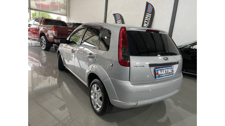 FORD - FIESTA - 2014/2014 - Prata - R$ 32.500,00