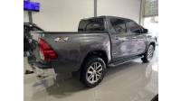 TOYOTA - HILUX - 2017/2017 - Cinza - R$ 187.000,00