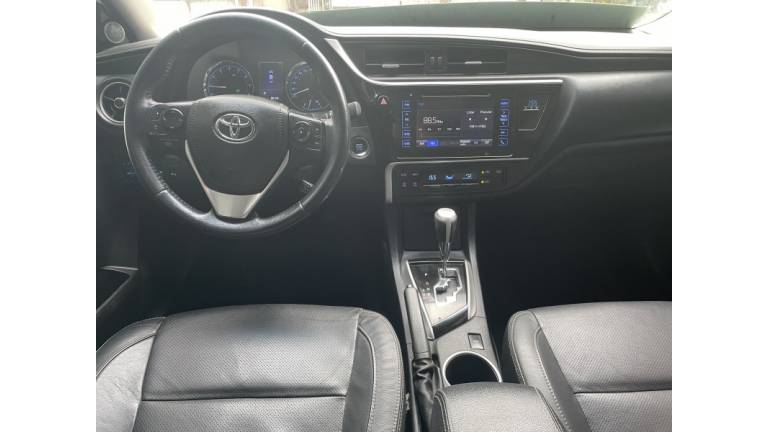 TOYOTA - COROLLA - 2018/2018 - Branca - R$ 102.000,00