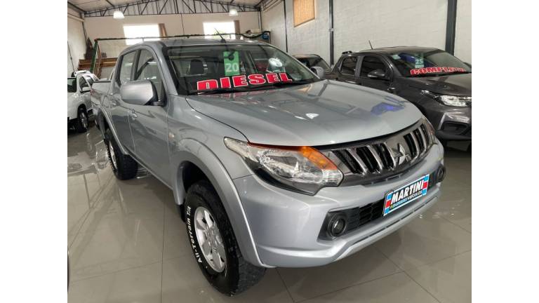 MITSUBISHI - L200 TRITON - 2020/2020 - Prata - R$ 137.900,00