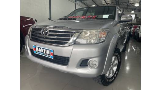TOYOTA - HILUX - 2013/2013 - Prata - R$ 135.000,00