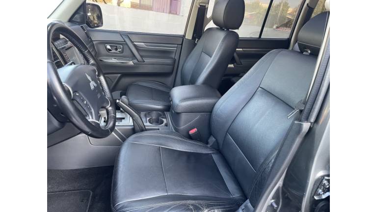 MITSUBISHI - PAJERO FULL - 2016/2016 - Cinza - R$ 168.000,00