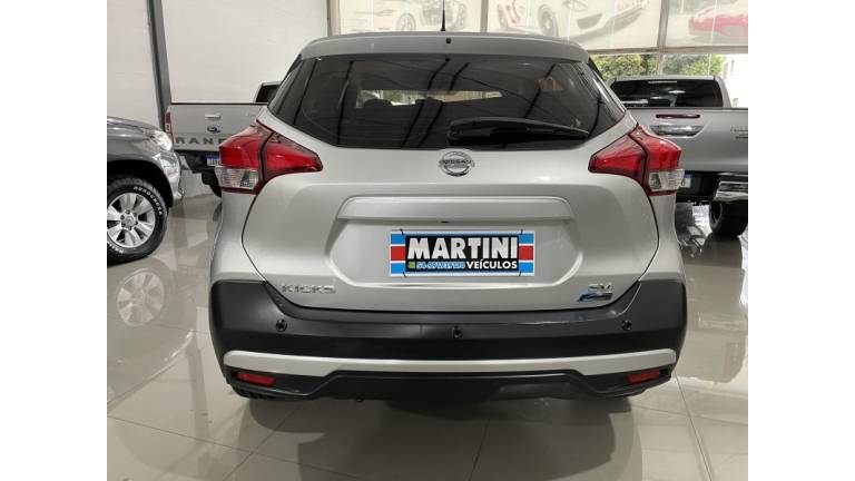NISSAN - KICKS - 2018/2018 - Prata - R$ 82.900,00