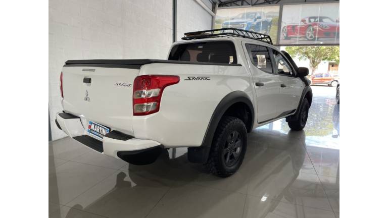 MITSUBISHI - L200 TRITON - 2023/2023 - Branca - R$ 156.000,00