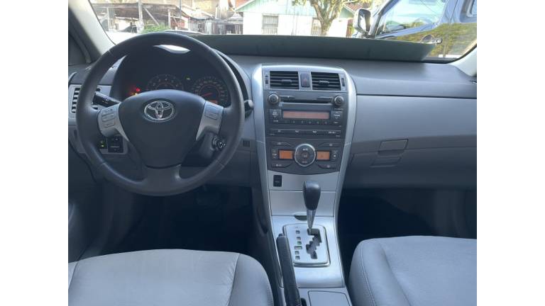 TOYOTA - COROLLA - 2012/2012 - Prata - R$ 62.900,00