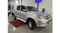 TOYOTA - HILUX - 2008/2008 - Prata - R$ 109.000,00