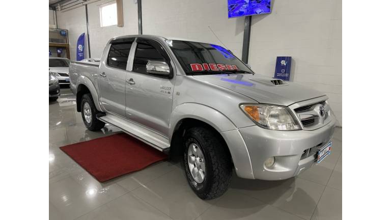 TOYOTA - HILUX - 2008/2008 - Prata - R$ 109.000,00