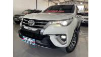 TOYOTA - HILUX SW4 - 2017/2017 - Branca - R$ 215.000,00
