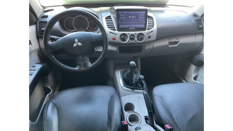 MITSUBISHI - L200 TRITON - 2013/2013 - Prata - R$ 103.900,00