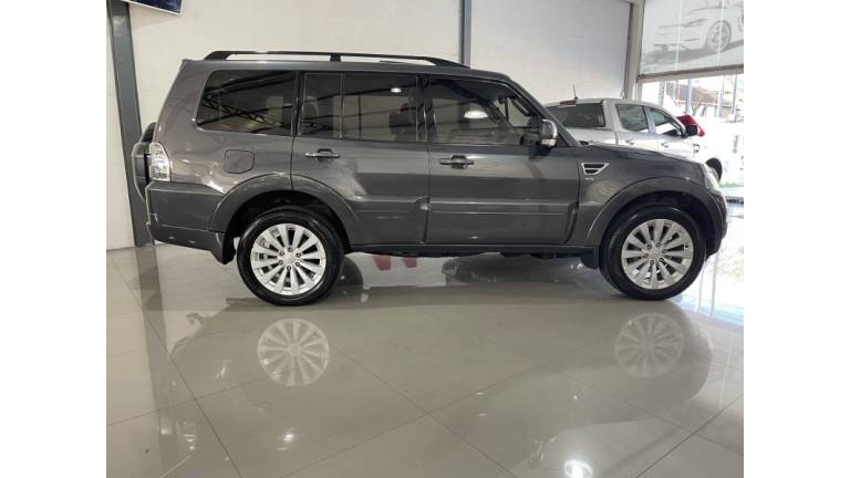 MITSUBISHI - PAJERO FULL - 2016/2016 - Cinza - R$ 168.000,00