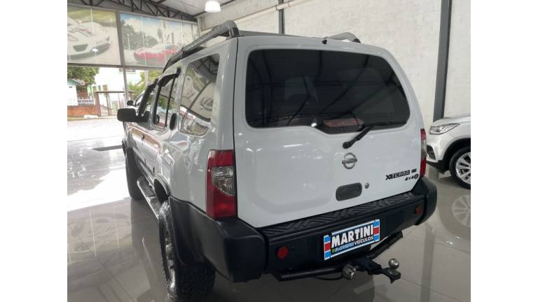 NISSAN - XTERRA - 2003/2004 - Branca - R$ 75.000,00