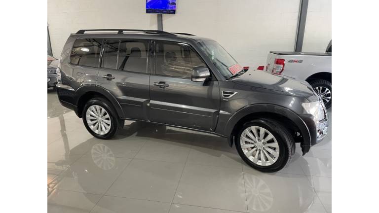 MITSUBISHI - PAJERO FULL - 2016/2016 - Cinza - R$ 168.000,00