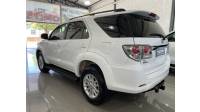 TOYOTA - HILUX SW4 - 2014/2014 - Branca - R$ 144.900,00