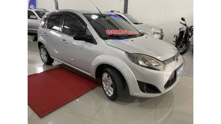 FORD - FIESTA - 2014/2014 - Prata - R$ 32.500,00