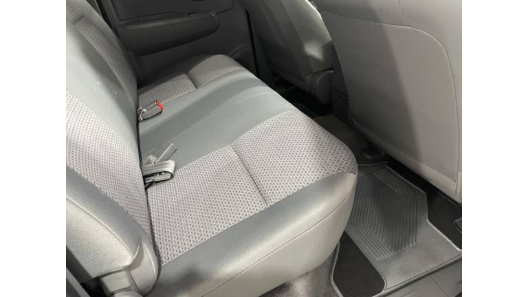 TOYOTA - HILUX - 2010/2010 - Prata - R$ 109.900,00