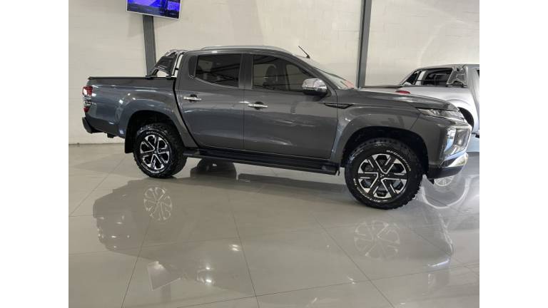 MITSUBISHI - L200 TRITON - 2024/2024 - Cinza - R$ 237.000,00